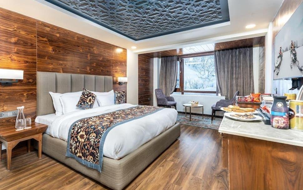 Hotel Hilltop